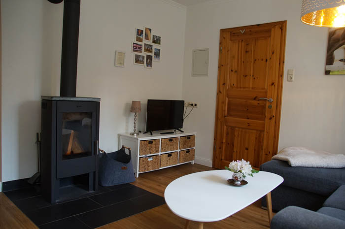 Ferienwohnung Peerstall Ofen im Wohn-Essbereich