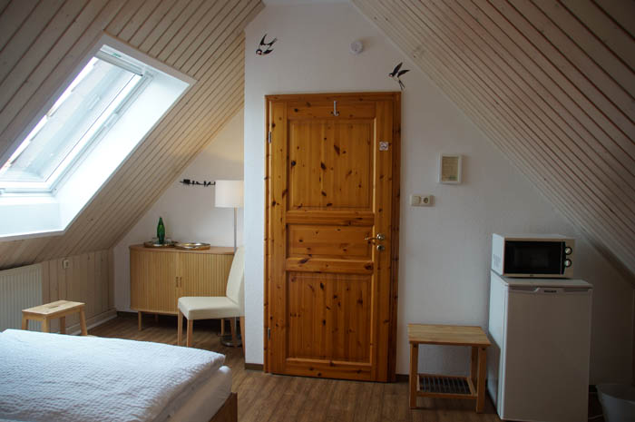 Doppelzimmer Zwei Zimmereingangstür im 1. Stock