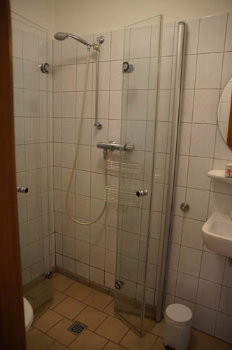Einzelzimmer Zwei Dusche